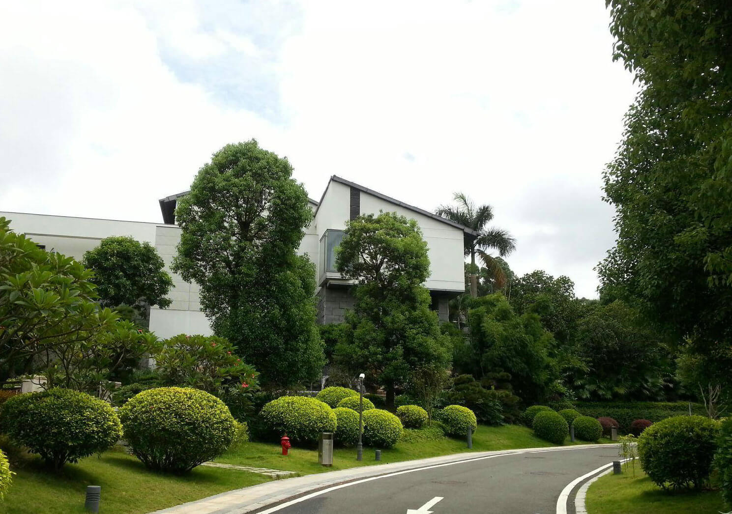 小區(qū)園林綠化養(yǎng)護(hù)